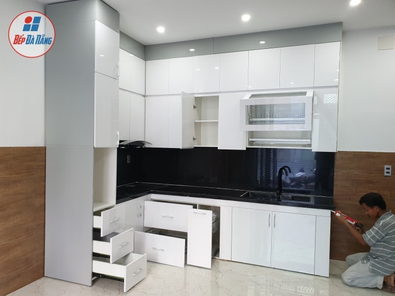 Một căn bếp đầy đủ phụ kiện thêm diện tích sử dụng và căn bếp thêm sang trọng Một căn bếp đầy đủ phụ kiện thêm diện tích sử dụng và căn bếp thêm sang trọng